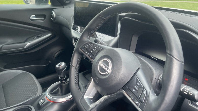 Nissan Juke 1.0 DiG-T N-Connecta 5dr Petrol Hatchback